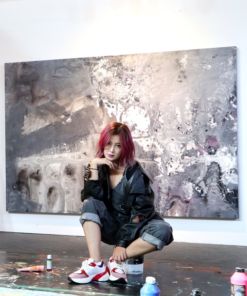 국회 특별전 기사에 실린 참여작가 권지안의 사진